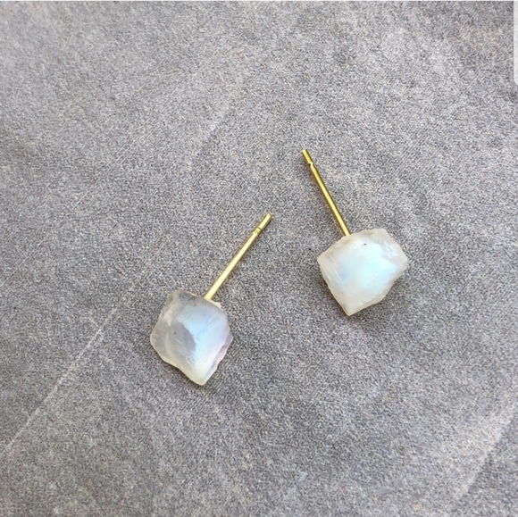 💋 2 for $20/ Raw Moonstone Gemstone Crystal Studs - Picture 9 of 9